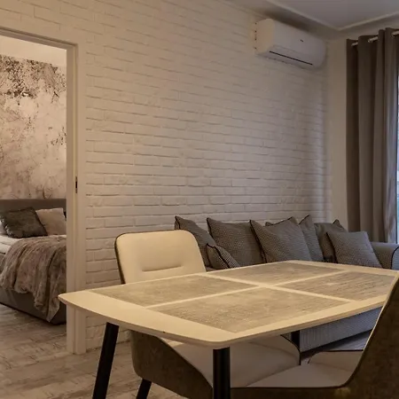 Apartment Spacious With Balcony And Garage - Mokotow Warsaw