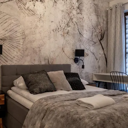 Spacious With Balcony And Garage - Mokotow Warsaw