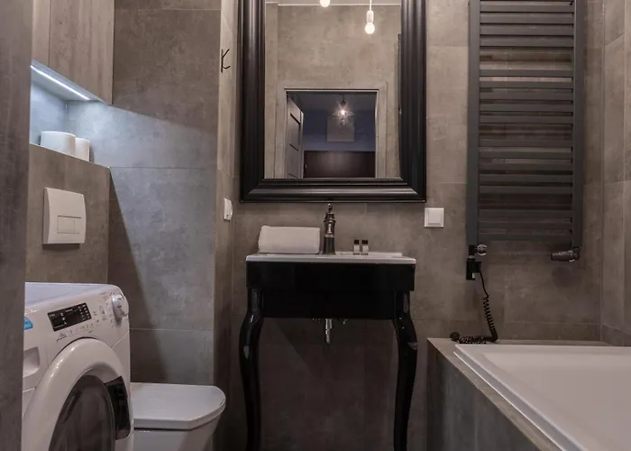 Apartment Spacious With Balcony And Garage - Mokotow