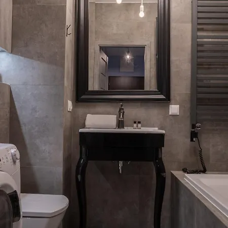 Apartment Spacious With Balcony And Garage - Mokotow