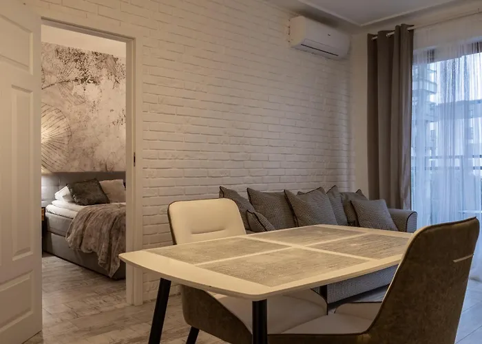 Apartment Spacious With Balcony And Garage - Mokotow Warsaw